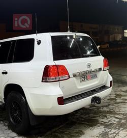 تۆیۆتا لاند کروزەر